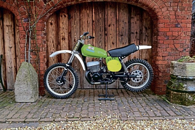 Kawasaki 250 dirt discount bike for sale
